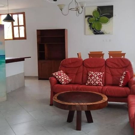 Residence Romiace Kribi Buitenkant foto