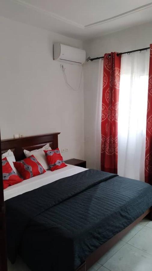 Residence Romiace Kribi Buitenkant foto
